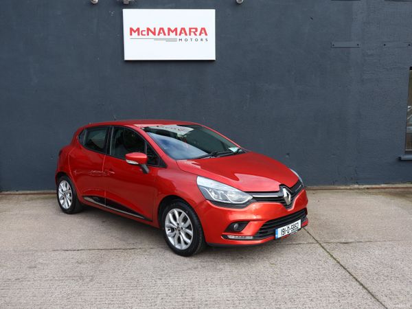 Renault Clio Hatchback, Petrol, 2019, Red