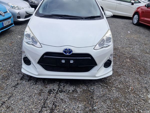 Toyota Aqua Hatchback, Petrol Hybrid, 2017, White