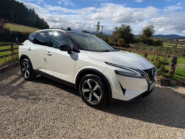 Nissan Qashqai MPV, Petrol, 2021, White