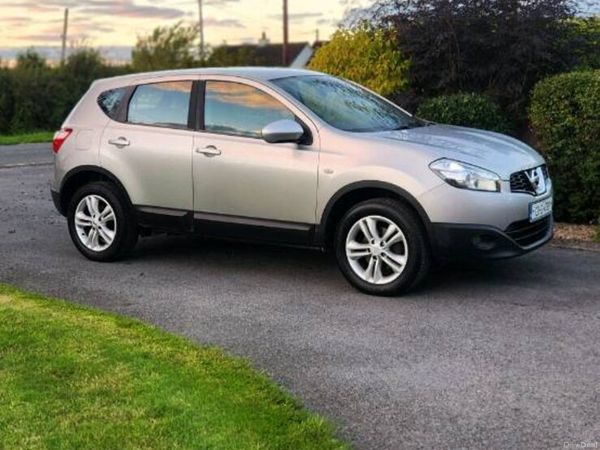 Nissan Qashqai Hatchback, Diesel, 2013, Silver