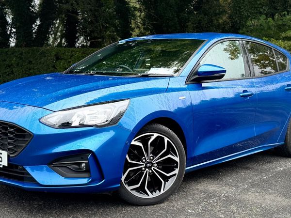 Ford Focus Hatchback, Petrol Hybrid, 2022, Blue