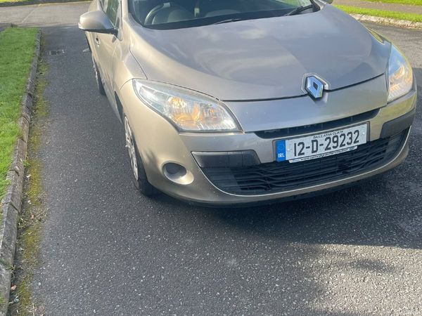 Renault Megane Hatchback, Diesel, 2012, Gold