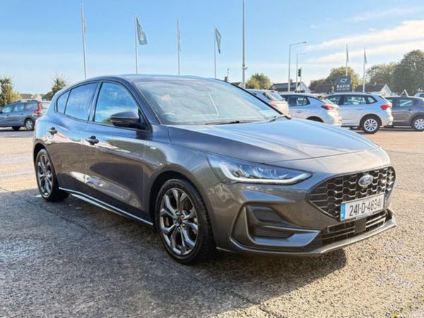 Ford Focus Hatchback, Petrol, 2024, Grey