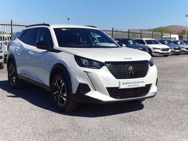 Peugeot 2008 MPV, Petrol, 2023, White