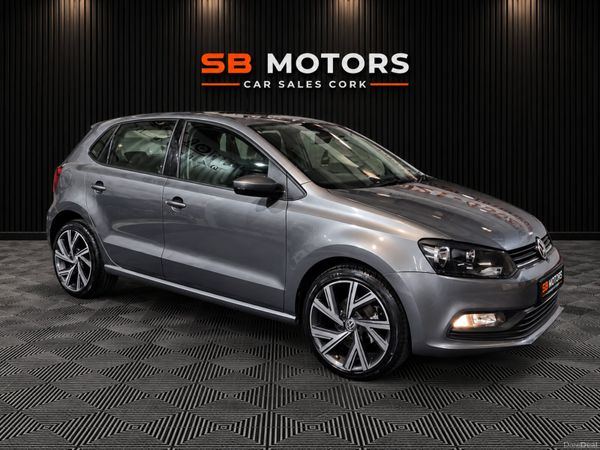 Volkswagen Polo Hatchback, Petrol, 2015, Grey