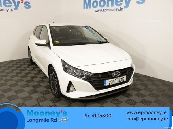 Hyundai i20 Hatchback, Petrol, 2023, White