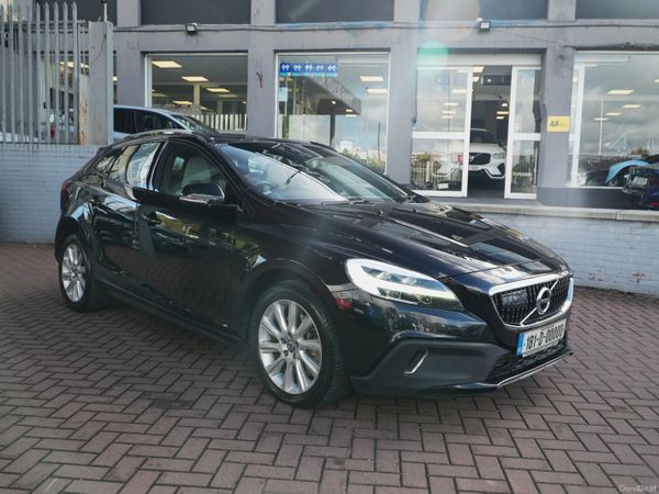 Volvo V40 Hatchback, Diesel, 2018, Black