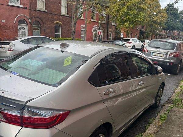 Honda Grace Saloon, Petrol Hybrid, 2015, Silver