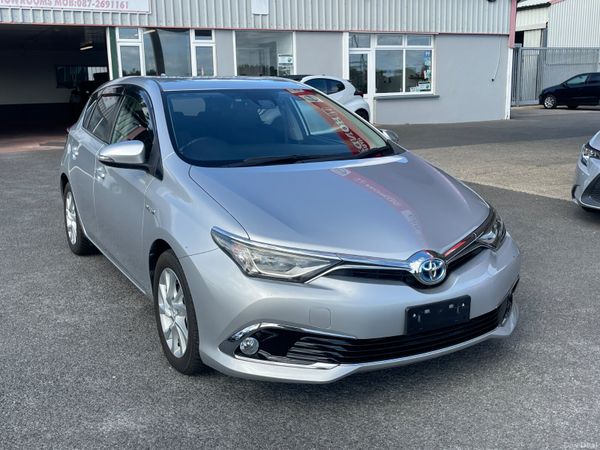 Toyota Auris Hatchback, Petrol Hybrid, 2018, Silver