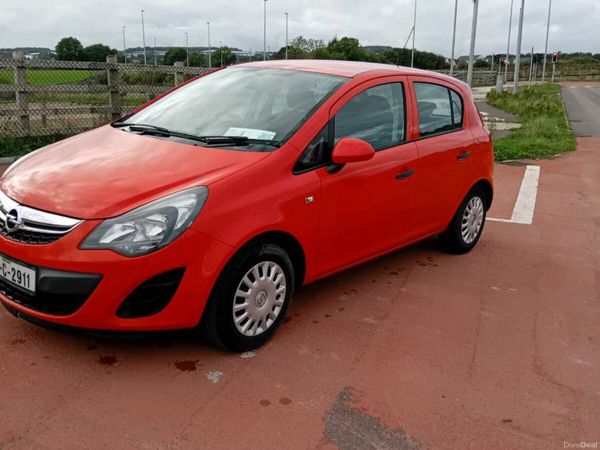Opel Corsa Hatchback, Petrol, 2014, Red