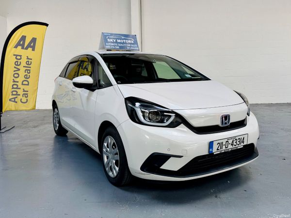 Honda Fit Hatchback, Petrol Hybrid, 2021, White