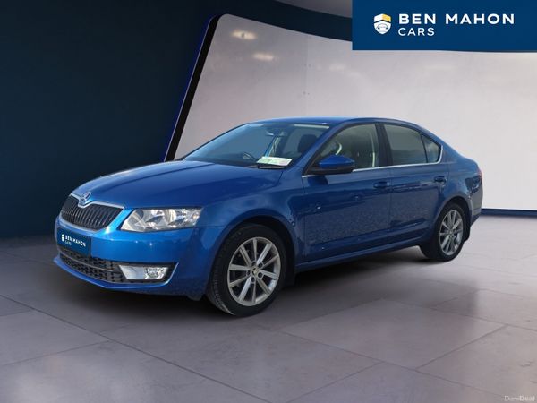 Skoda Octavia Saloon, Petrol, 2016, Blue