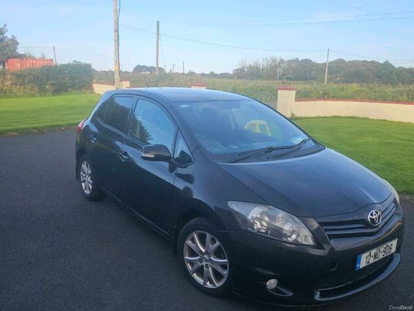 Toyota Auris Hatchback, Diesel, 2012, Black