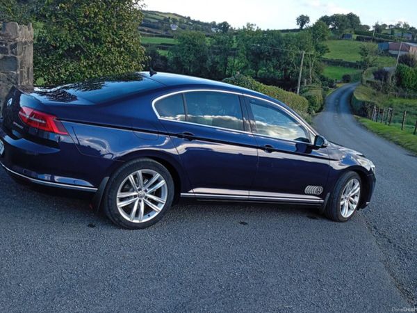 Volkswagen Passat Saloon, Diesel, 2019, Blue