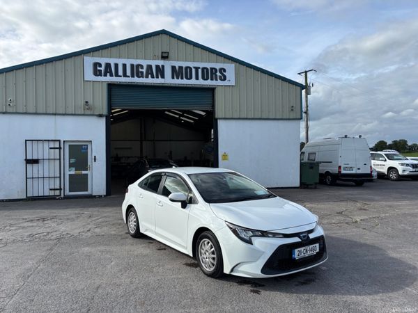 Toyota Corolla Saloon, Petrol Hybrid, 2021, White