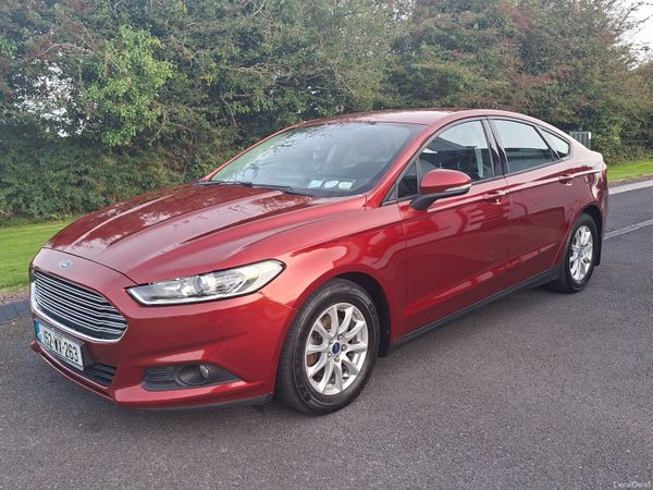 Ford Mondeo Hatchback, Diesel, 2015, Red