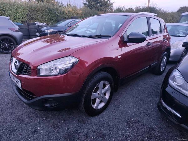 Nissan Qashqai MPV, Diesel, 2013, Red