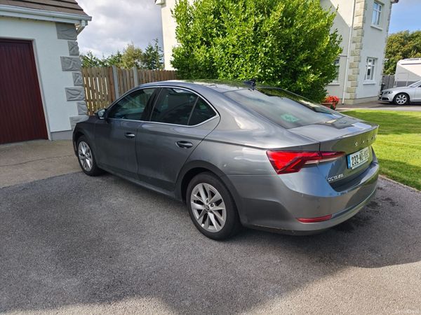 Skoda Octavia Hatchback, Diesel, 2023, Grey