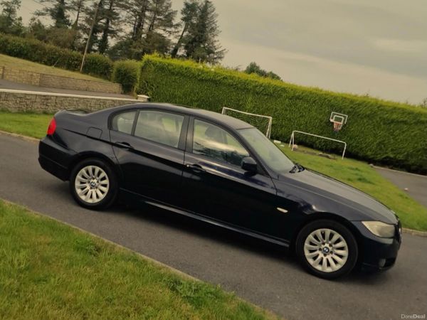 Toyota Auris Hatchback, Petrol, 2008, Red