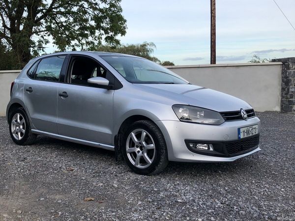 Volkswagen Polo Hatchback, Petrol, 2011, Silver