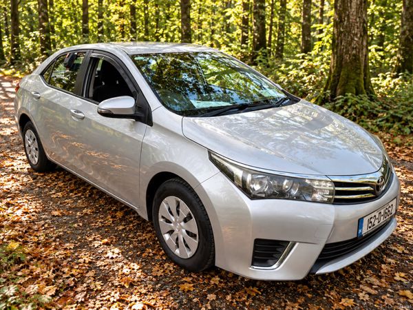 Toyota Corolla Saloon, Diesel, 2015, Silver