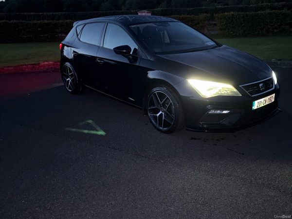 SEAT Leon Hatchback, Petrol, 2020, Black