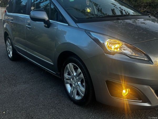 Peugeot 5008 MPV, Diesel, 2017, Grey