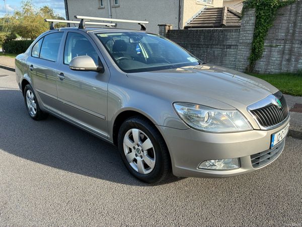 Skoda Octavia Saloon, Diesel, 2012, Beige