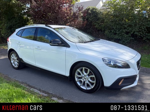 Volvo V40 Hatchback, Diesel, 2017, White