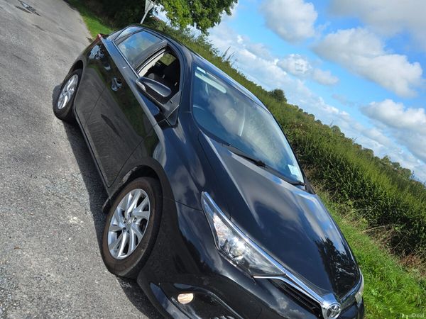 Toyota Auris Hatchback, Petrol, 2016, Black