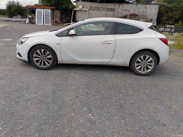 Opel Astra Hatchback, Diesel, 2016, White