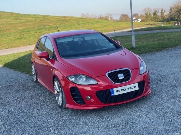 SEAT Leon Hatchback, Diesel, 2010, Red