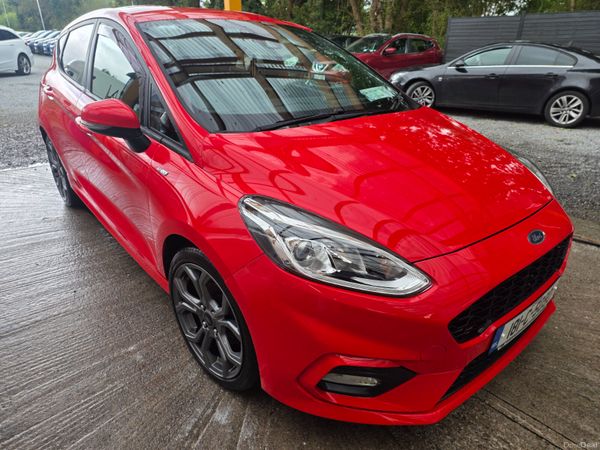 Ford Fiesta Hatchback, Petrol, 2018, Red