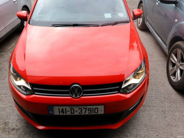Volkswagen Polo Hatchback, Petrol, 2014, Red