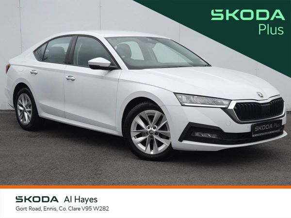 Skoda Octavia Saloon, Diesel, 2023, White