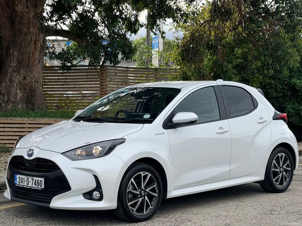 Toyota Yaris Hatchback, Petrol Hybrid, 2024, White