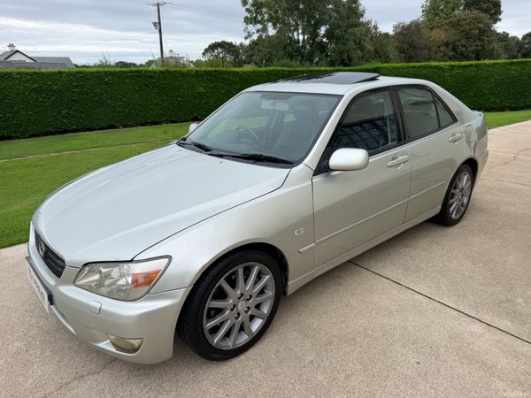 Lexus IS Saloon, Petrol, 2002, Silver