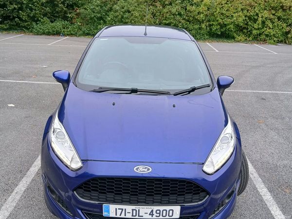 Ford Fiesta Hatchback, Petrol, 2017, Blue