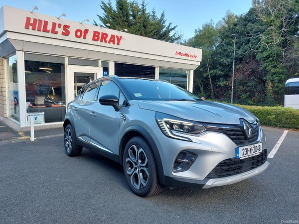Renault Captur Hatchback, Petrol, 2023, Grey