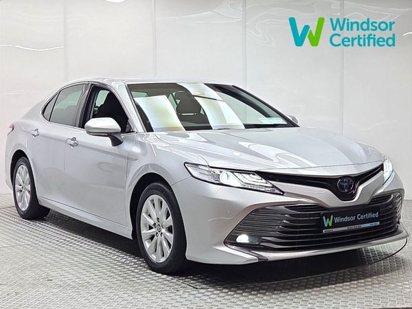 Toyota Camry Saloon, Petrol Hybrid, 2020, Silver