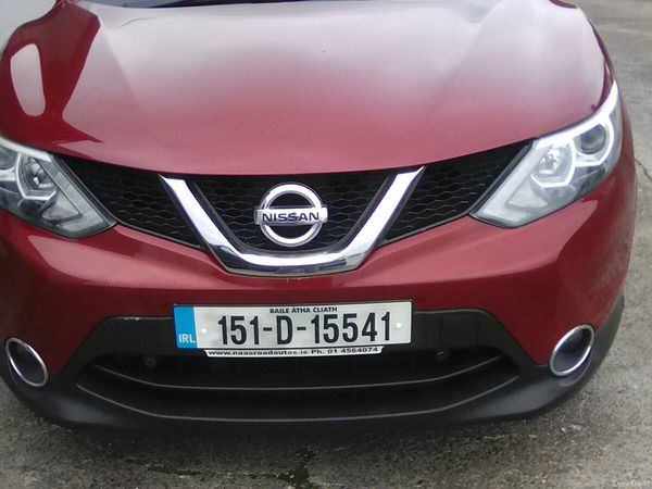 Nissan Qashqai Hatchback, Diesel, 2015, Red