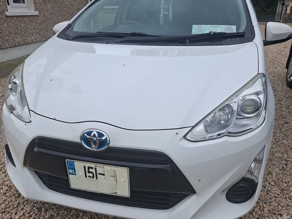 Toyota Aqua Hatchback, Petrol Hybrid, 2015, White
