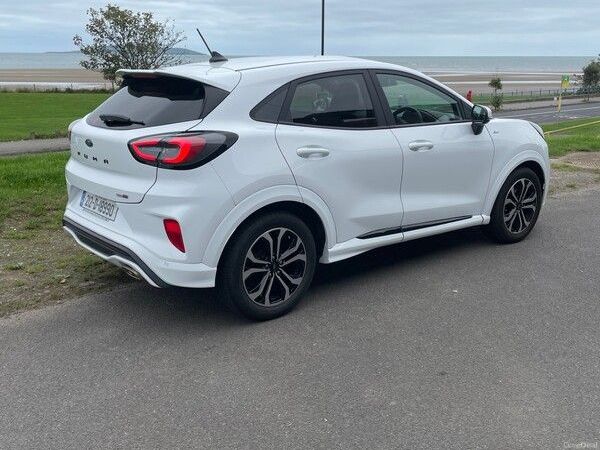 Ford Puma MPV, Petrol Hybrid, 2021, White