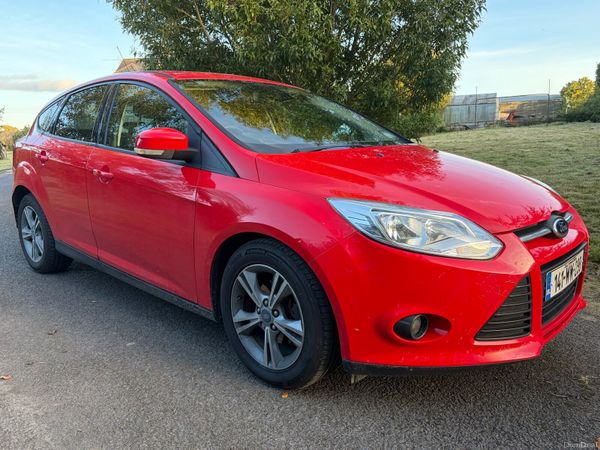 Ford Focus Hatchback, Diesel, 2014, Red