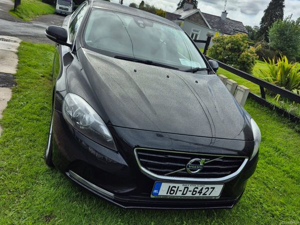 Volvo V40 Hatchback, Diesel, 2016, Black