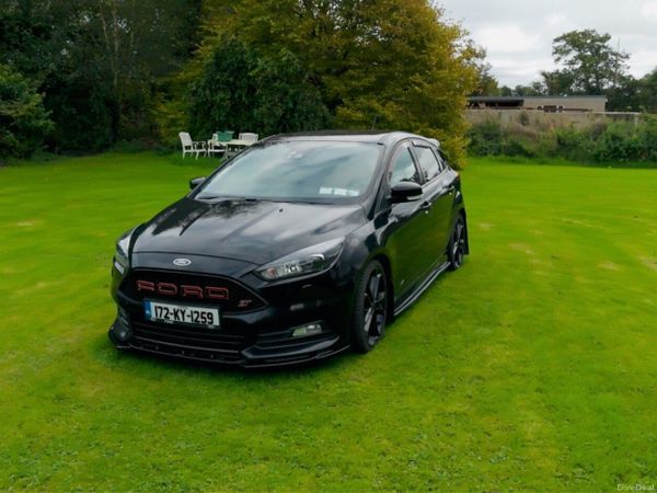 Ford Focus Hatchback, Diesel, 2017, Black