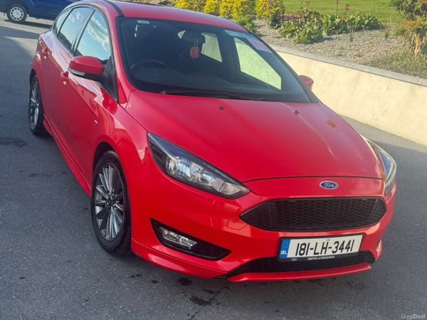 Ford Focus Hatchback, Petrol, 2018, Red