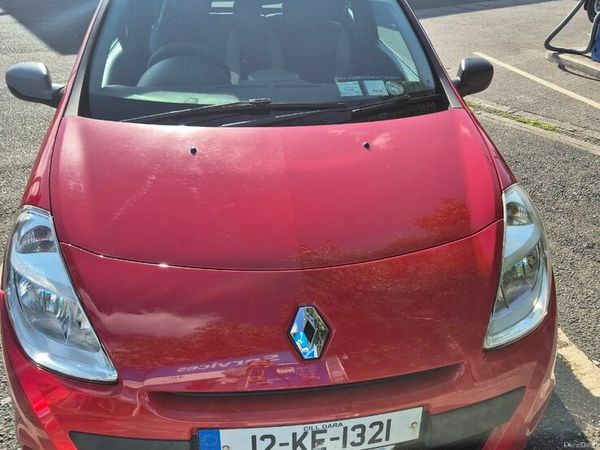 Renault Clio Hatchback, Ethanol Petrol, 2012, Red