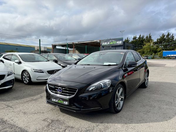 Volvo V40 Hatchback, Diesel, 2015, Black