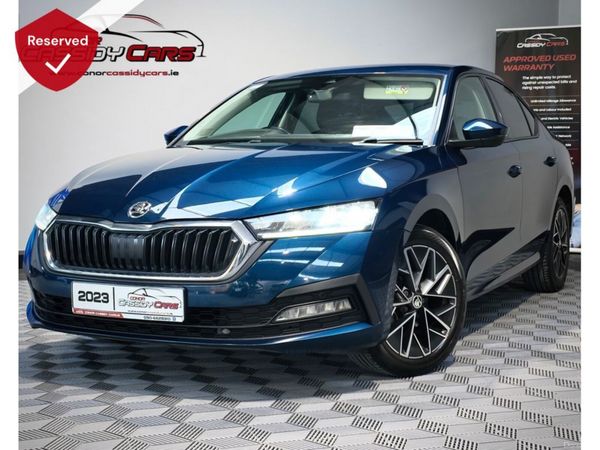 Skoda Octavia Hatchback, Diesel, 2023, Blue
